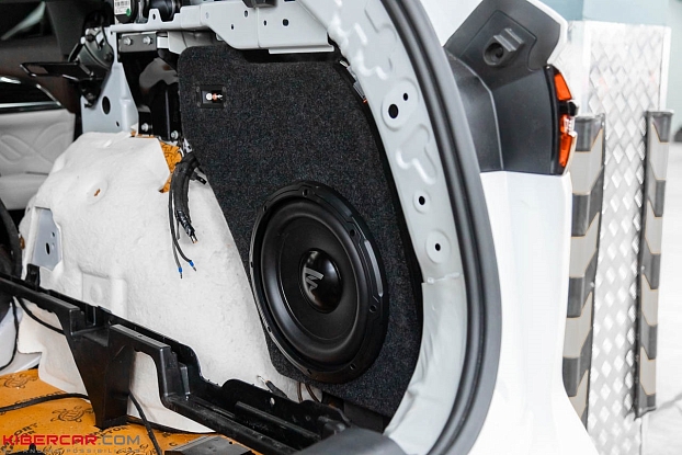 Корпус сабвуфера 10" для Geely Monjaro