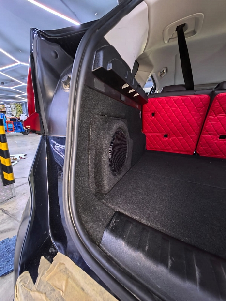 Короб стелс 8" для BMW X1 III (U11) левый