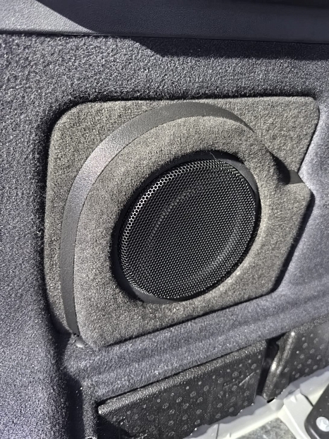 Короб стелс 8" для BMW X1 III (U11) левый