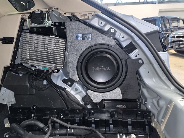Корпус сабвуфера 10" для Aito M5/Seres M5 в правое крыло