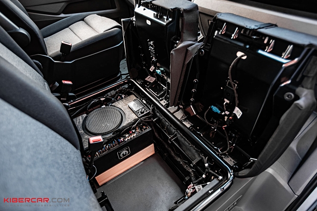 Короб стелс 10" для Volkswagen Crafter под сиденье