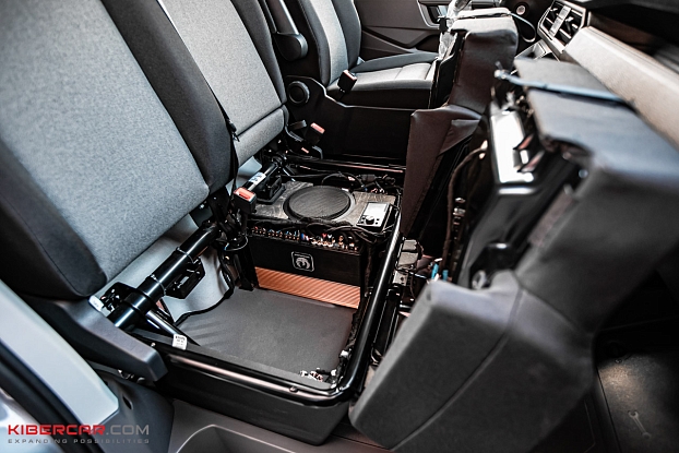 Короб стелс 8" для Volkswagen Crafter под сиденье