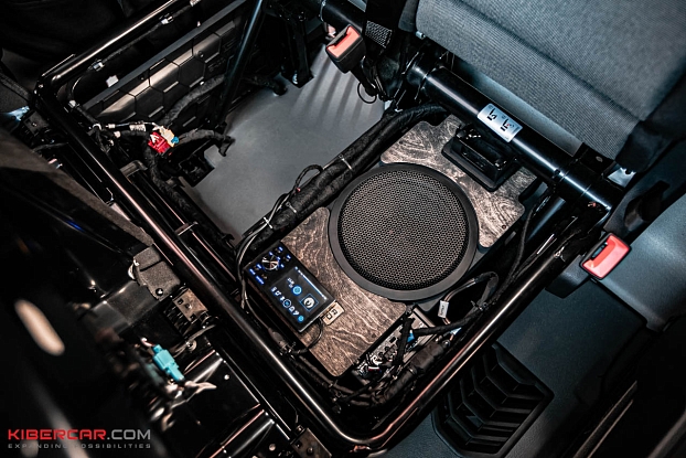 Короб стелс 8" для Volkswagen Crafter под сиденье