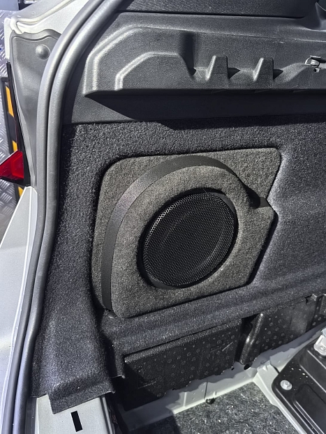 Короб стелс 8" для BMW X1 III (U11) левый