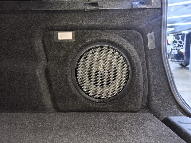 Короб стелс 8" для BMW X1 III (U11) правый