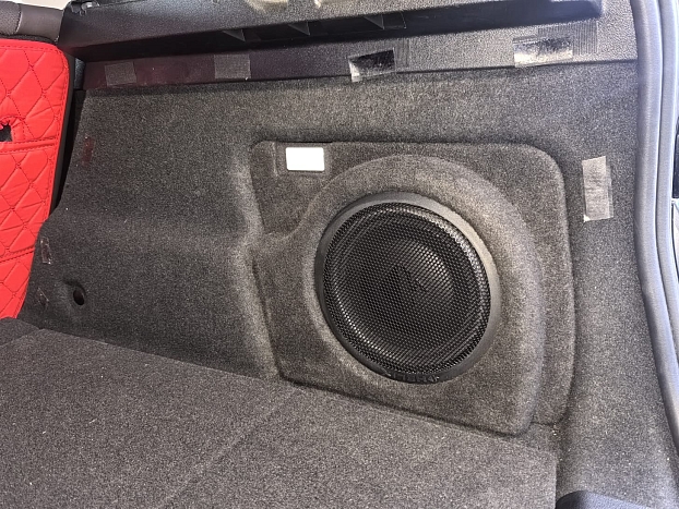 Короб стелс 8" для BMW X1 III (U11) правый